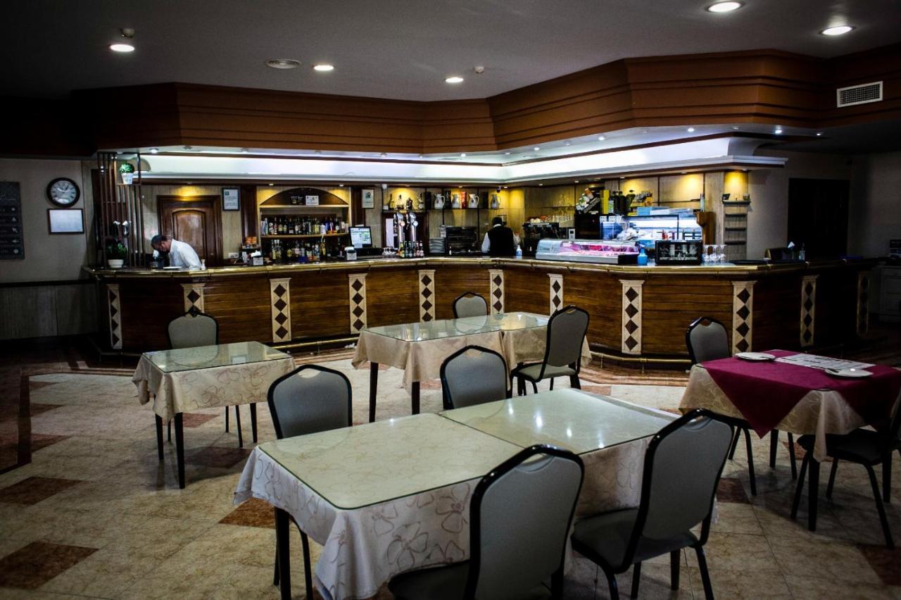 Hostal Restaurante El Paso 拜伦 外观 照片